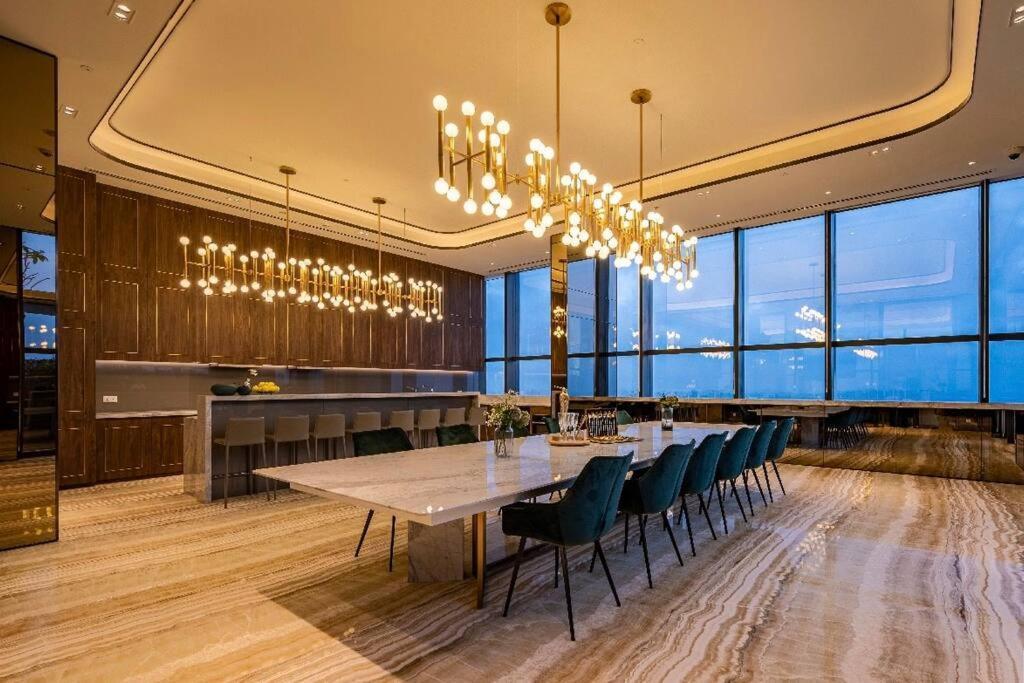 Căn hộ Luxury 2bd W Rooftop Bar & Pool In Saigon Center *