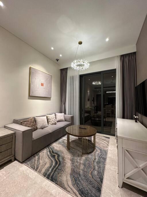 Luxury 2bd W Rooftop Bar & Pool In Saigon Center TP. Hồ Chí Minh