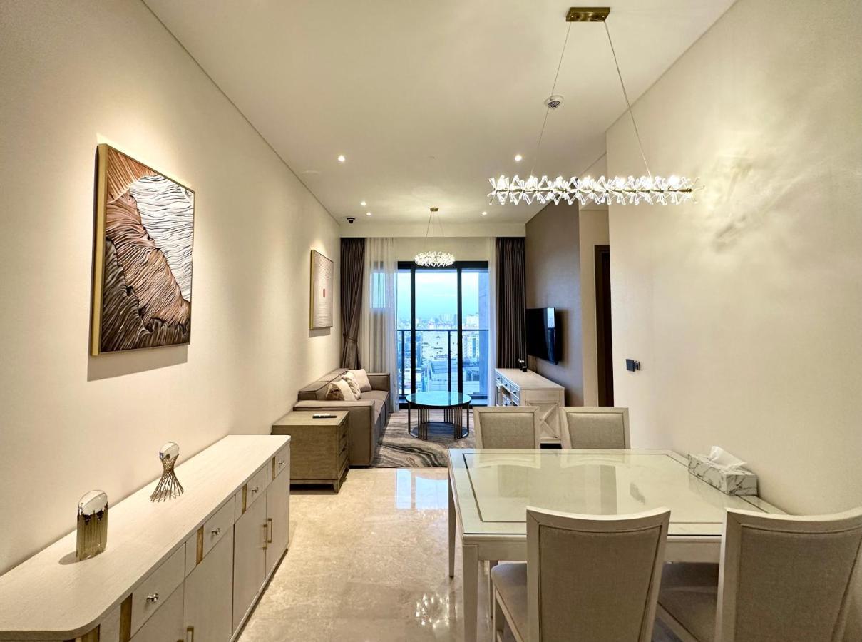 Luxury 2bd W Rooftop Bar & Pool In Saigon Center TP. Hồ Chí Minh